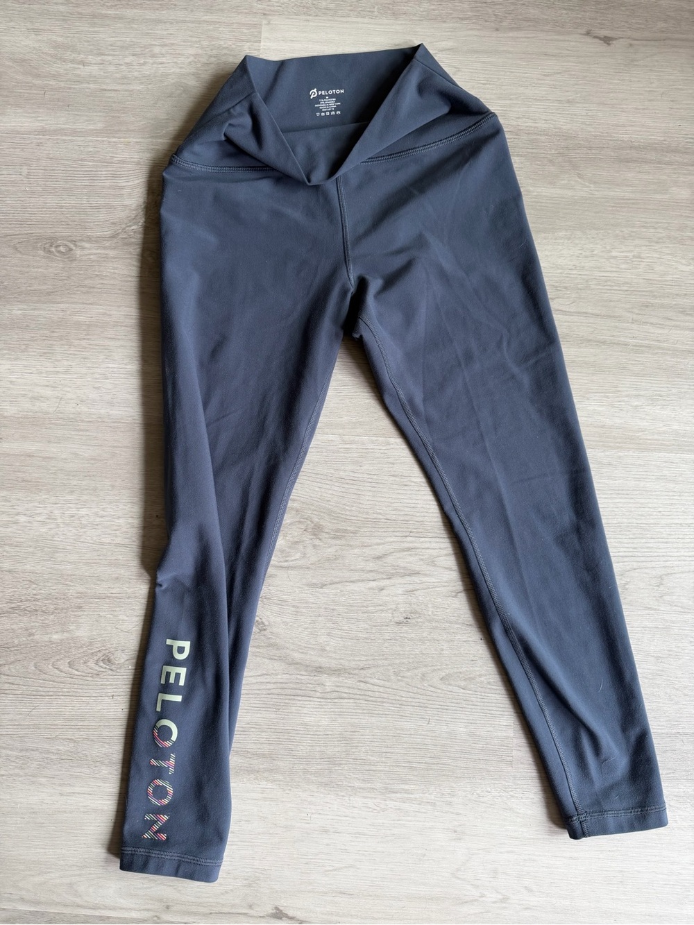 Peloton High Rise Leggings Women’s Size M Performance Yoga Gym Athleisure